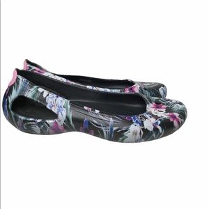 CROCS Women's Floral Flats - Black and Pink